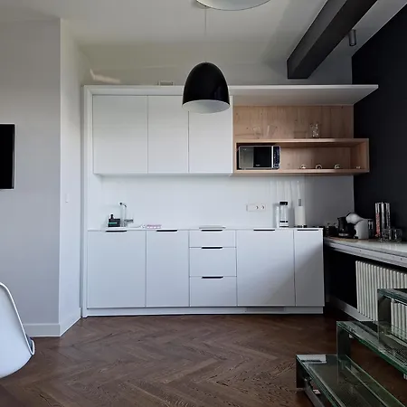 Apartament Wiejska 9 *