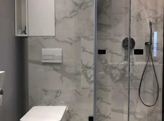 Apartment Wiejska 9 *